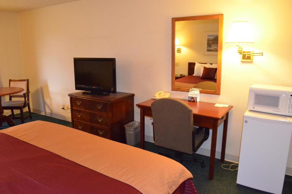 Queen Room interior